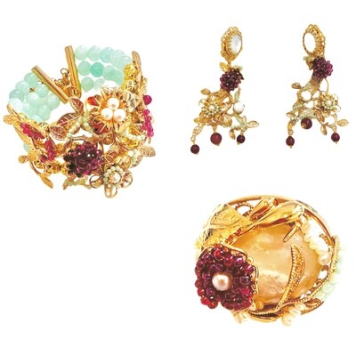 Jewelry set: bracelet, earrings and ring.