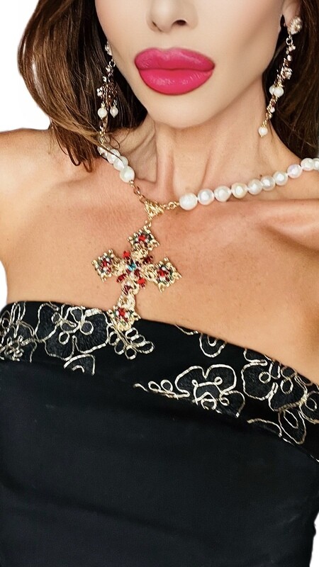 Jewelry set: necklace and earrings