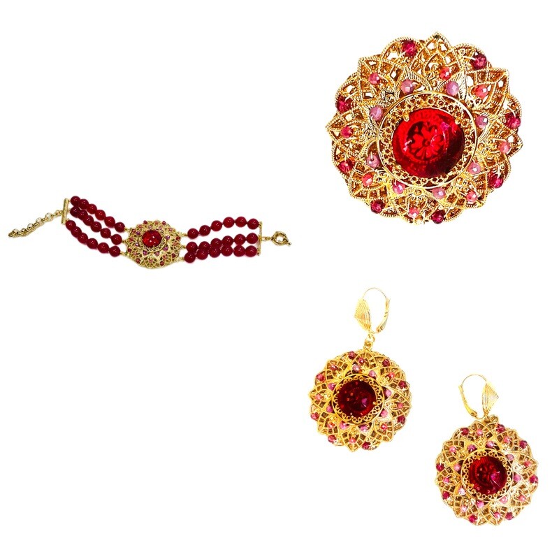 Jewelry set : bracelet, earrings and ring