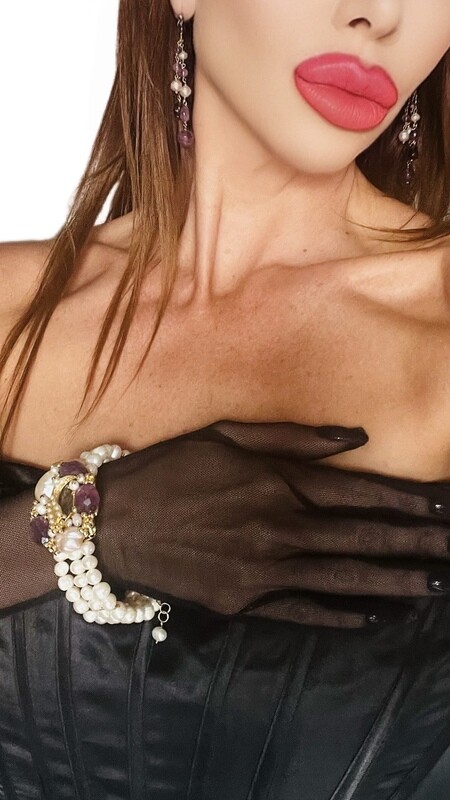 Jewelry set: bracelet, earrings and ring.
