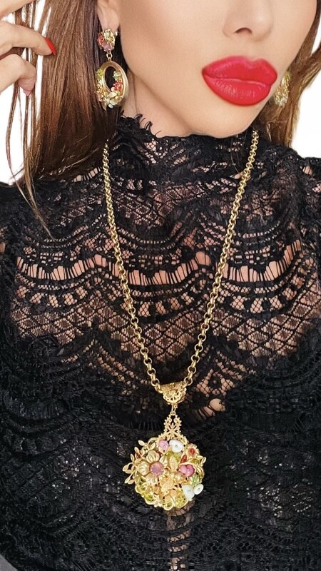 Jewelry set: necklace and earrings