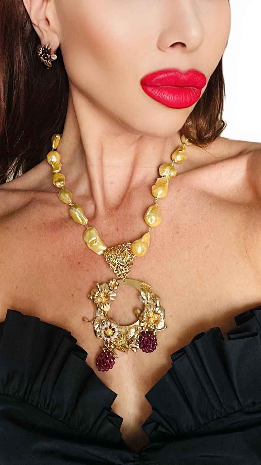 Jewelry set: necklace and earrings