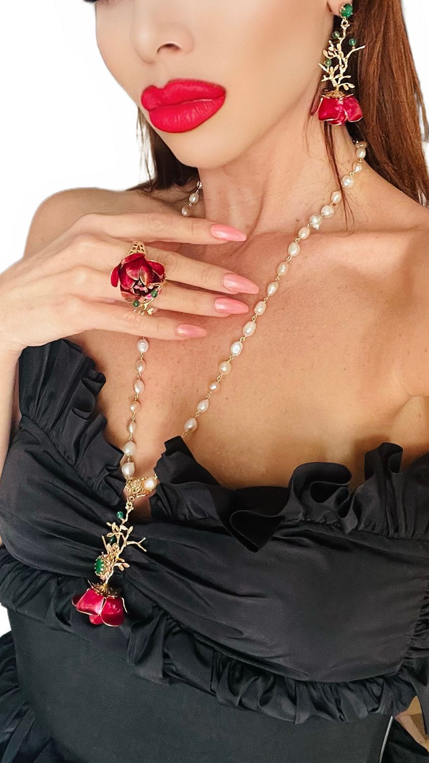 Jewelry set: necklace, earrings and ring