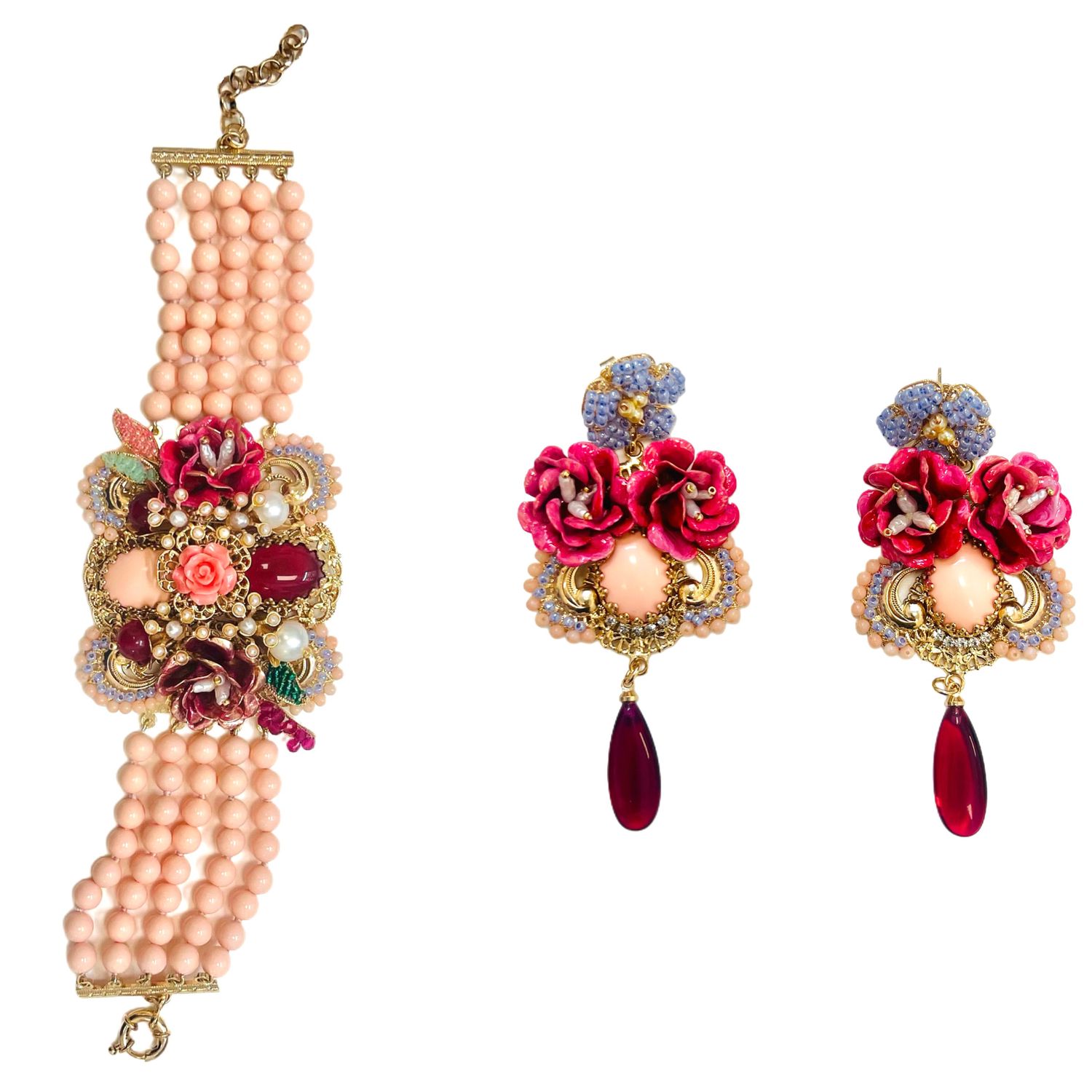 Jewelry set: bracelet and earrings.