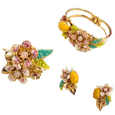 Jewelry set: bracelet, earrings and ring