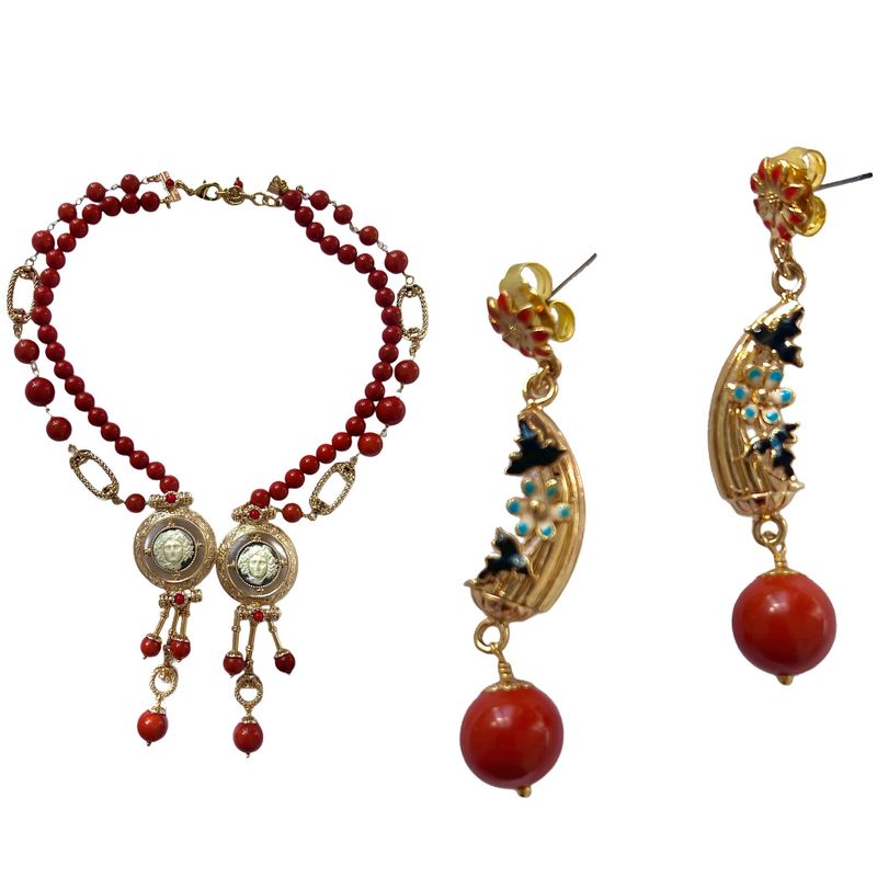 Jewellery set : necklace and earrings