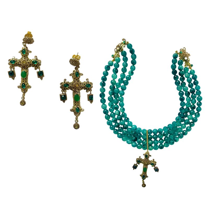 Jewellery set : necklace and earrings