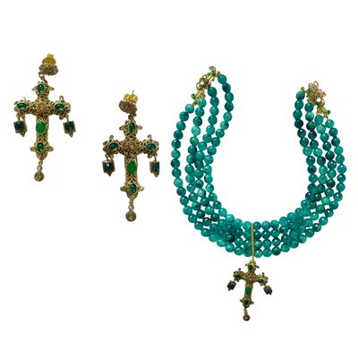 Jewellery set : necklace and earrings
