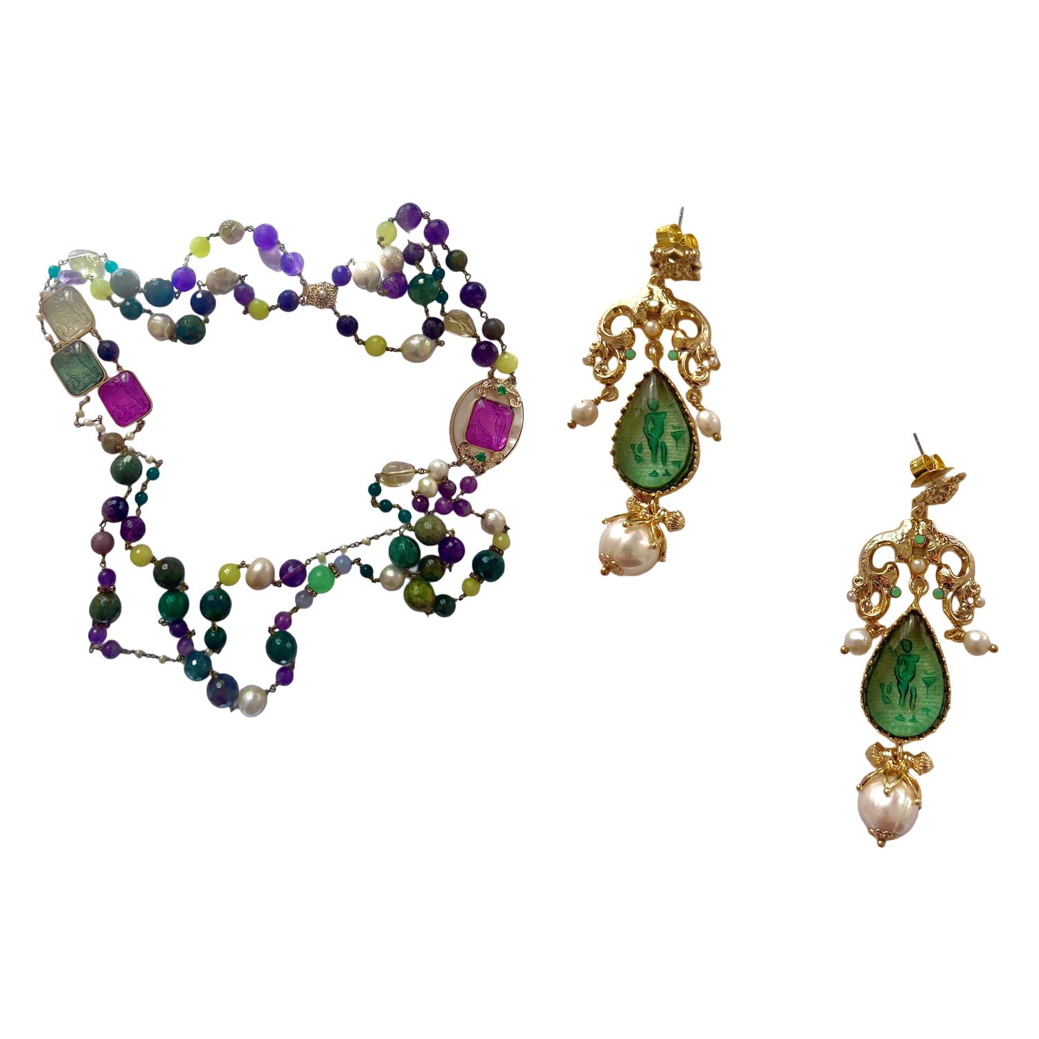 Jewellery set: necklace and earrings
