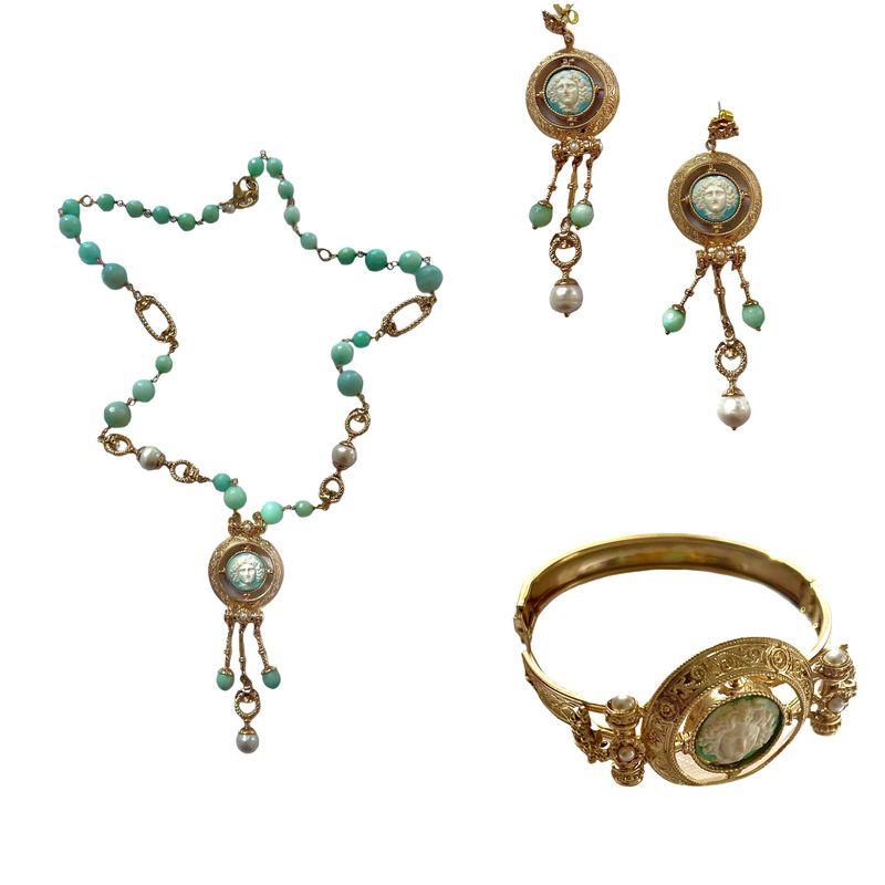 Jewellery set: necklace, earrings and bracelet
