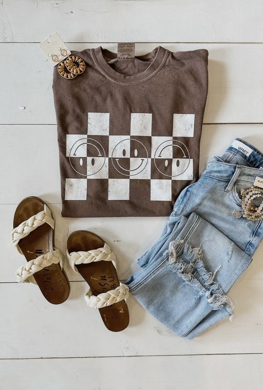 Tiara Graphic Tee
