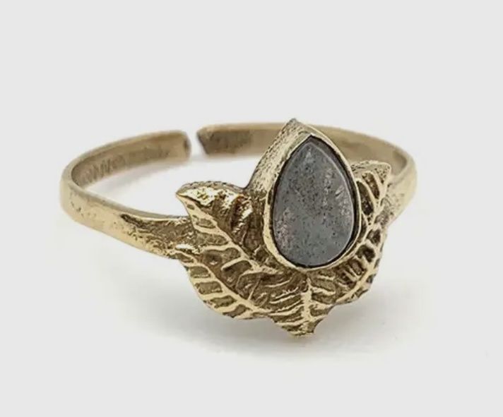 Tanvi Ring Gold With Labradorite