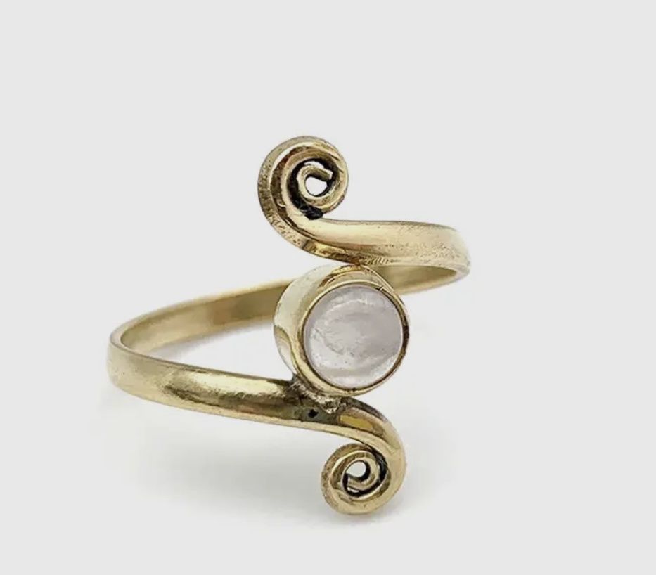 Tanvi Ring Gold with Rose Quartz
