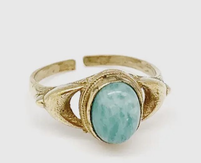 Tanvi Ring Gold Oval with Amazonite