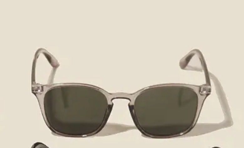 Trendy Sunglasses, Color: Clear rim green lense