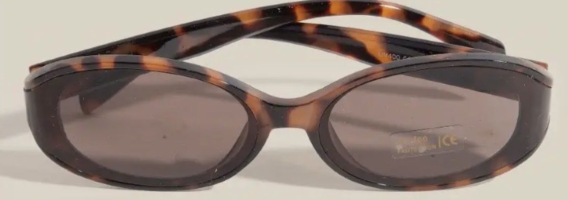 Narrow Oval Sunglasses, Color: Leopard