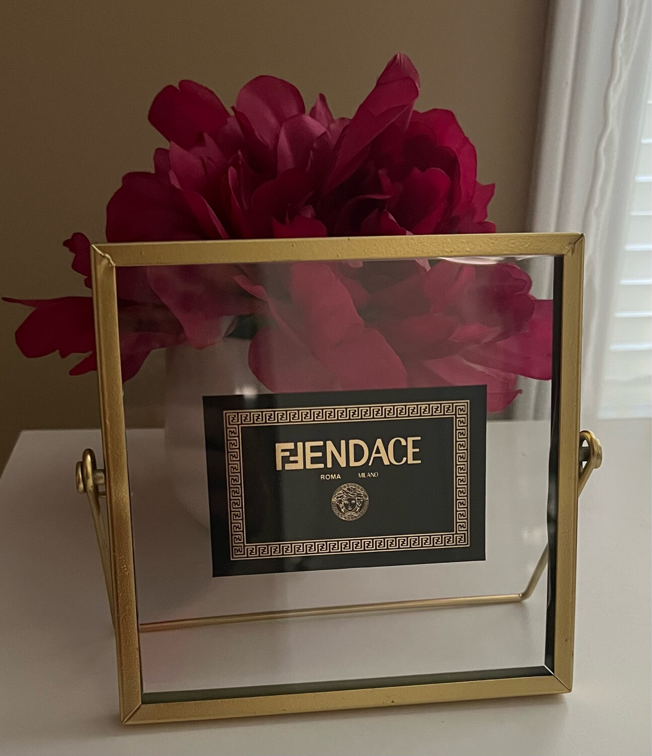 Escritoire Drip - Gold Frame with Black Insert