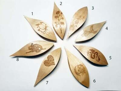 Tatting Shuttles With Pick Engraved
