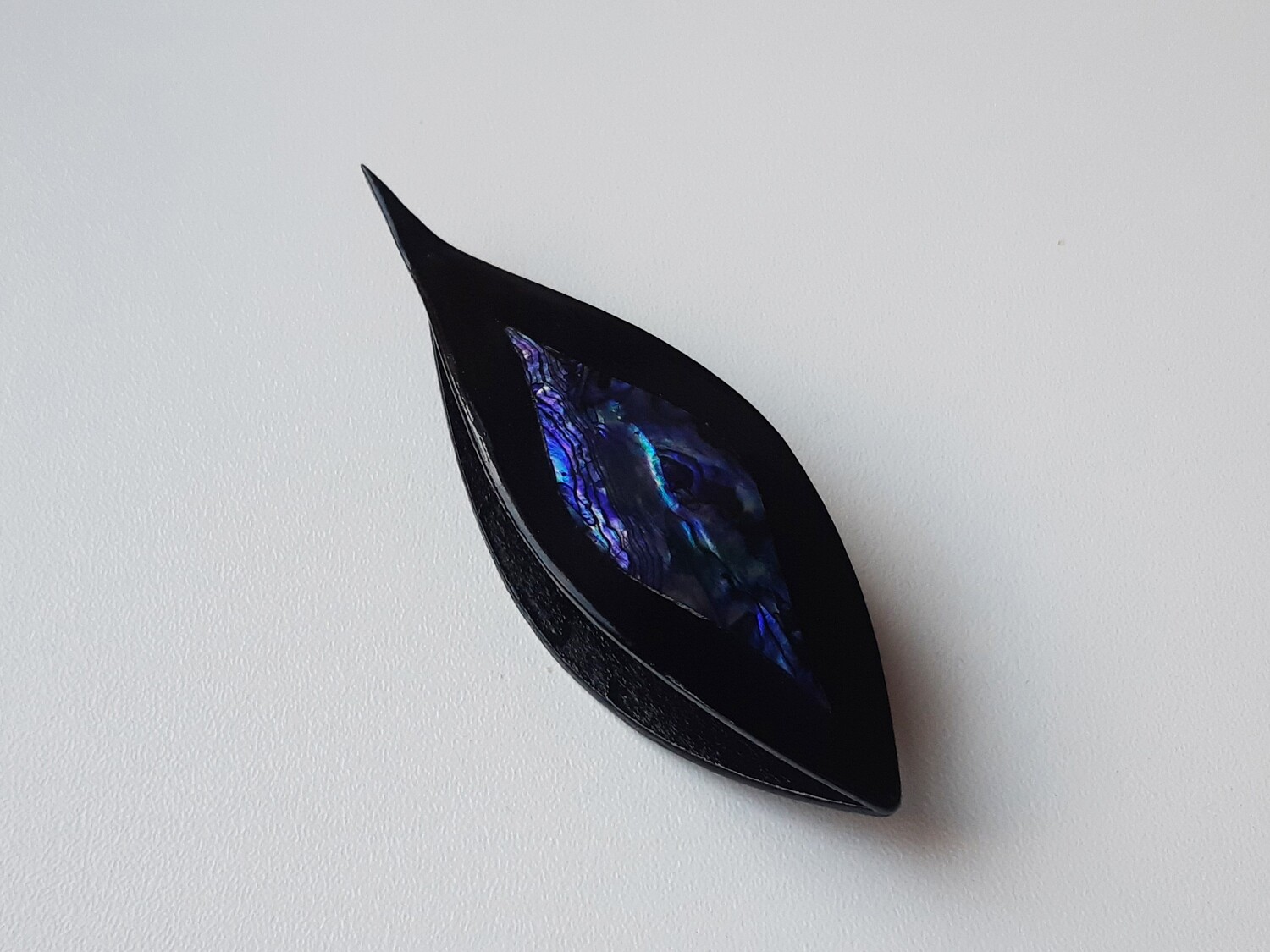 Tatting Shuttle With Pick​ Black Wood Purple Mother-of-Pearl Inlay​