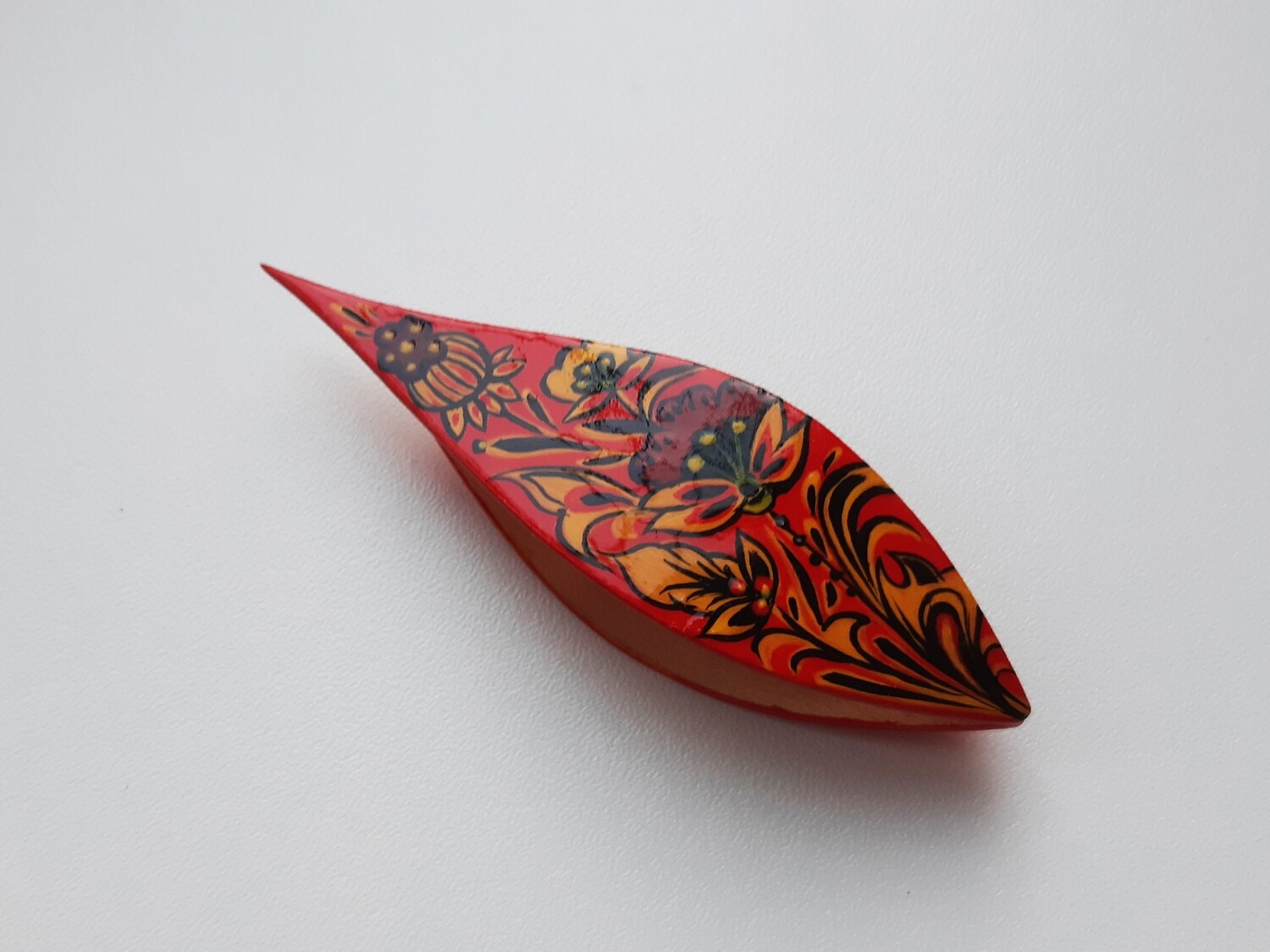 Tatting Shuttle With Pick Maple Painted