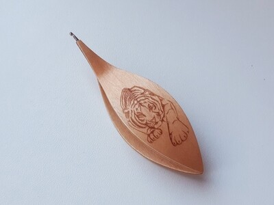 Tatting Shuttle With Hook Maple Tiger Engraving