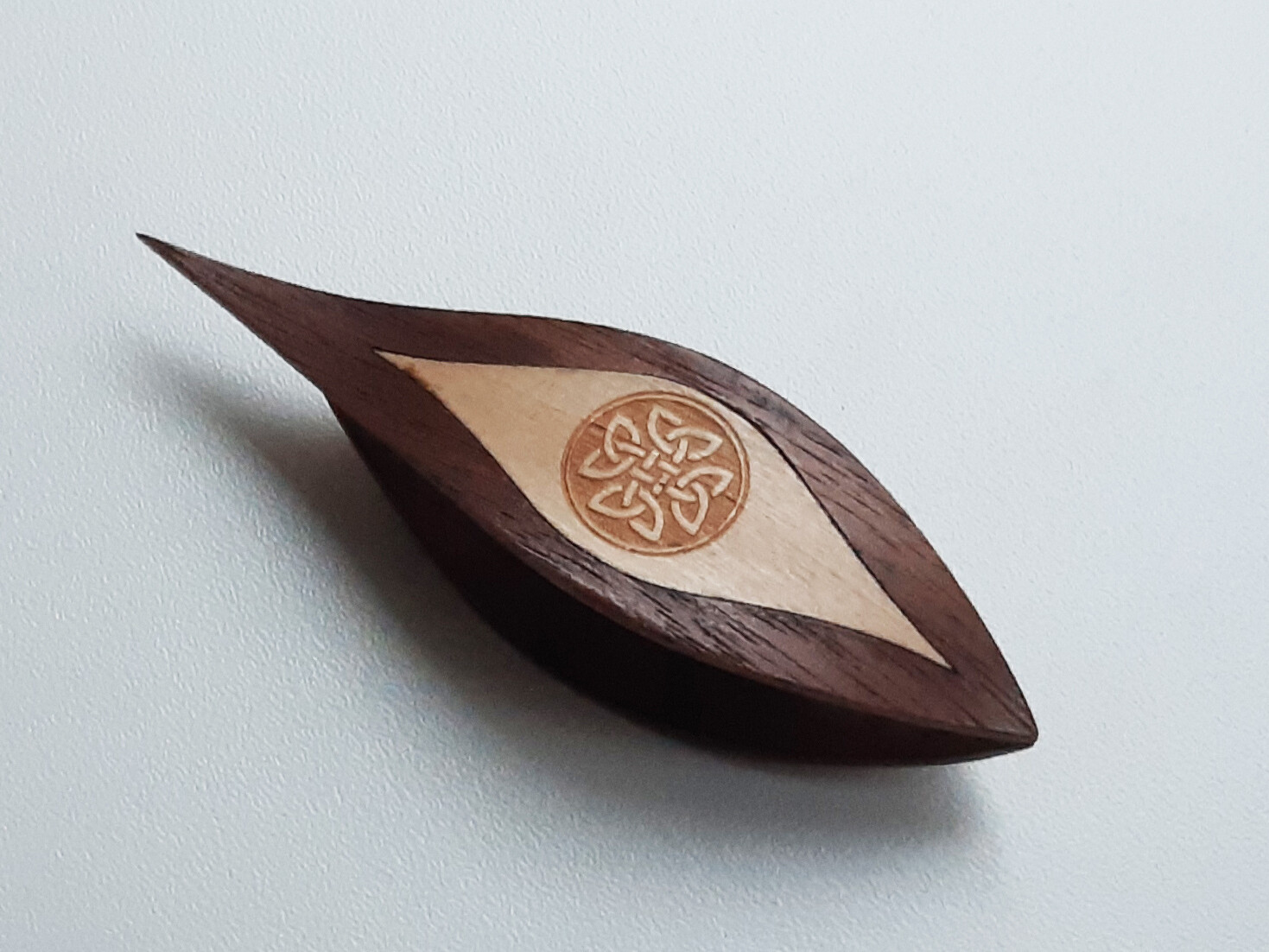 Tatting Shuttle With Pick Walnut Maple Inlay​ Engraving #5