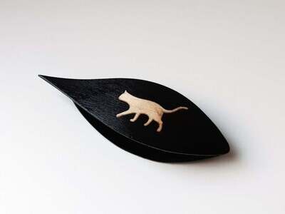 Tatting Shuttle With Pick Black Wood Maple Cat Inlay