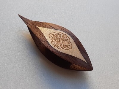 Tatting Shuttle With Pick Walnut Maple Inlay​ Engraving #7