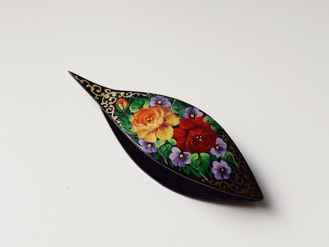 Tatting Shuttle With Pick Black Wood Painted