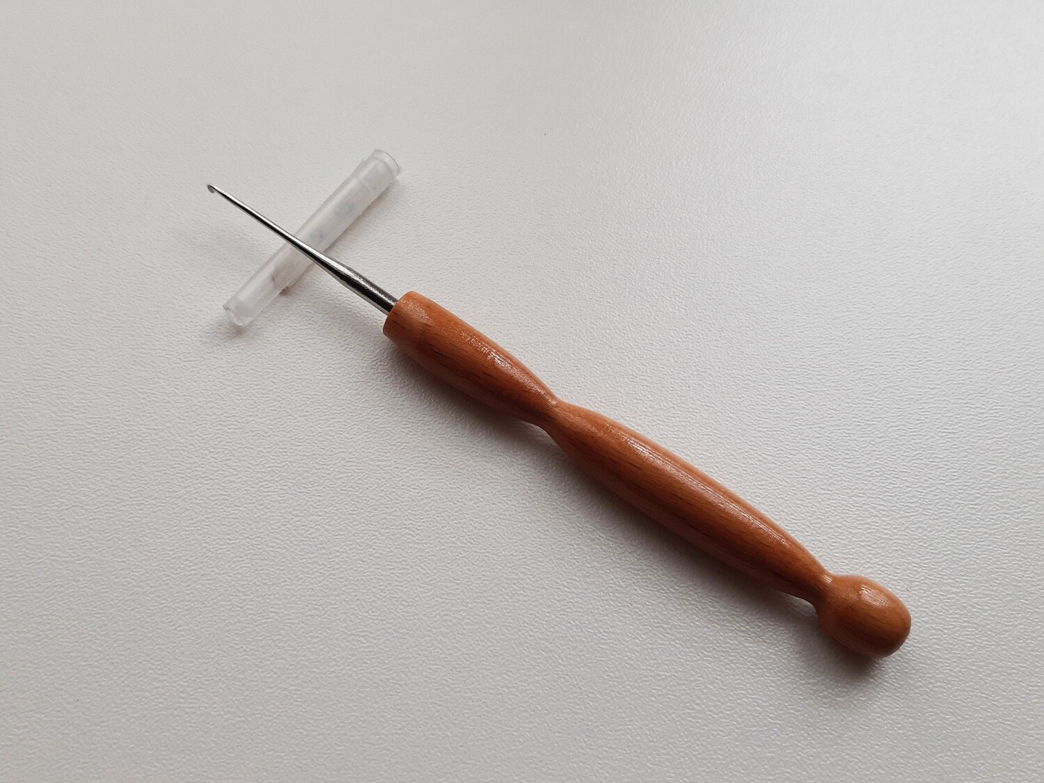 Tatting Short Hook Wooden Handle 1.3 mm