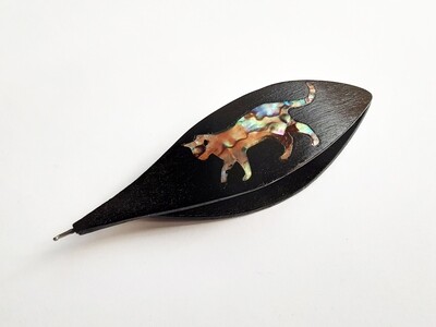 Tatting Shuttle With Hook Black Wood Mother-of-Pearl Cat Inlay