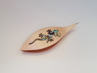 Tatting Shuttle With Hook Maple Mother-of-Pearl Lizard Inlay
