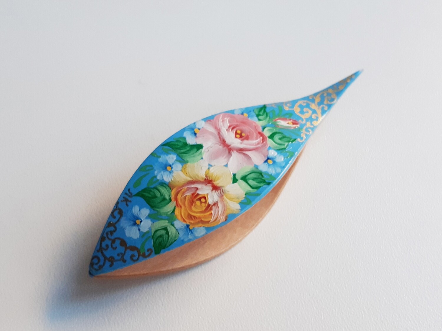 Tatting Shuttle With Pick Maple Painted