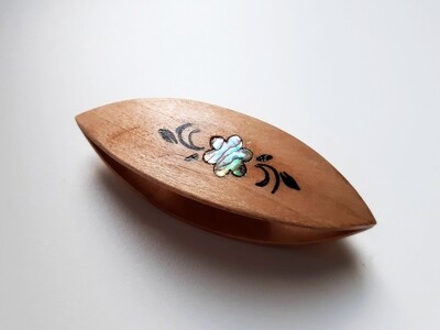 Tatting Shuttle Maple Mother-of-Pearl Flower Inlay Leaves Engraved
