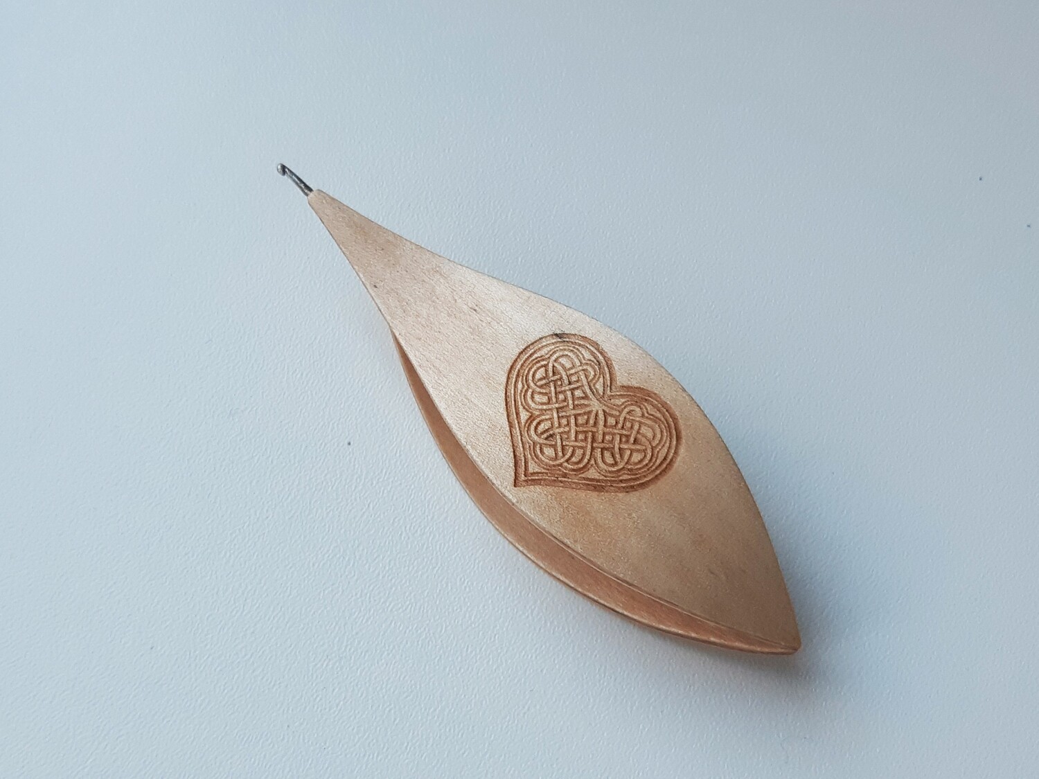 Tatting Shuttle With Hook Maple Heart Engraving