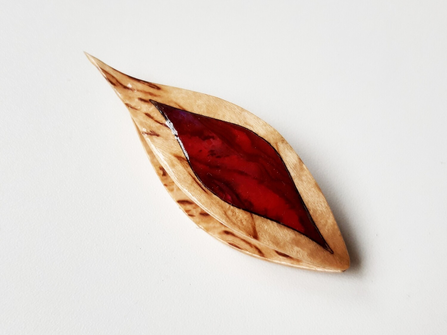 Tatting Shuttle With Pick​ Birch Burl Red Mother-of-Pearl Inlay​