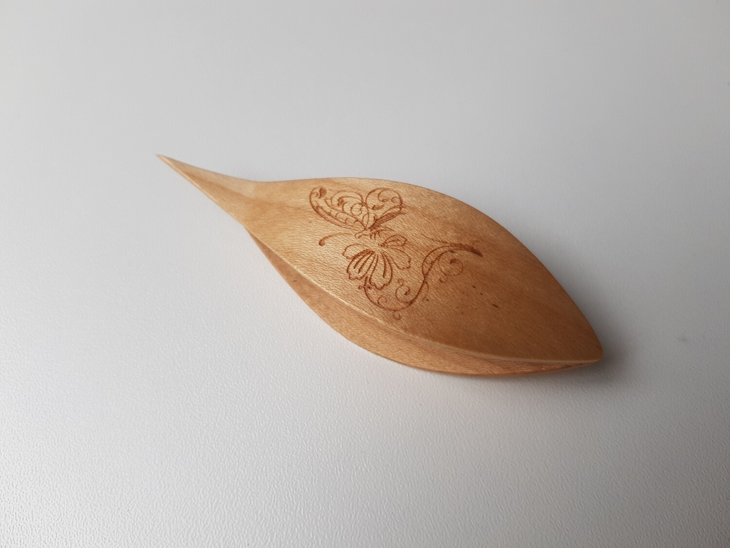Tatting Shuttle With Pick Tree Engraving​