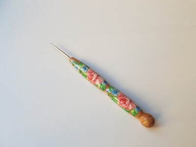 Crochet Hook 0.75 mm Painted ROSES ON WOOD