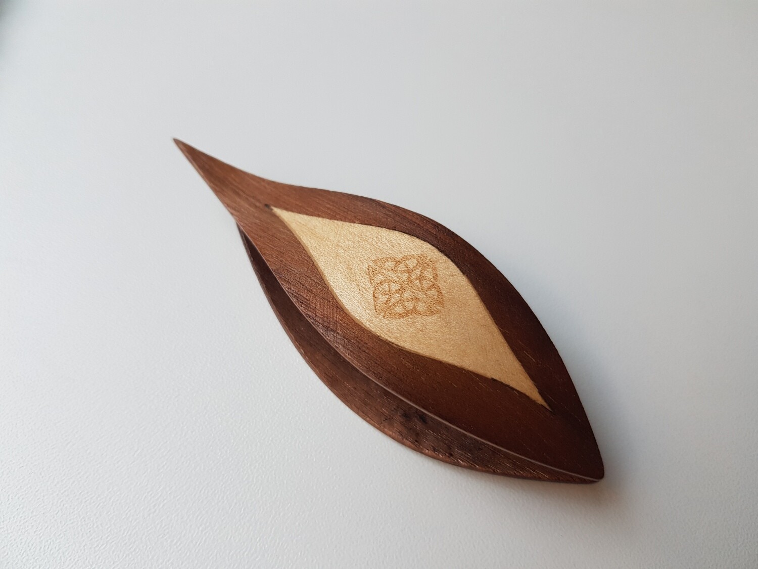 Tatting Shuttle With Pick Walnut Maple Inlay​ Engraving #4