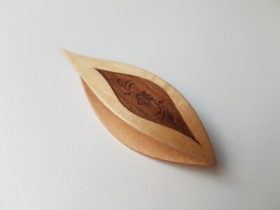 Tatting Shuttle With Pick Maple Walnut Inlay Engraving #1