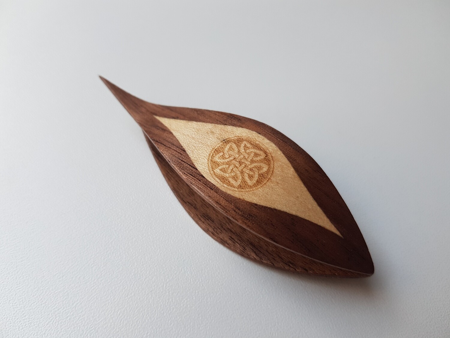 Tatting Shuttle With Pick Walnut Maple Inlay​ Engraving #5