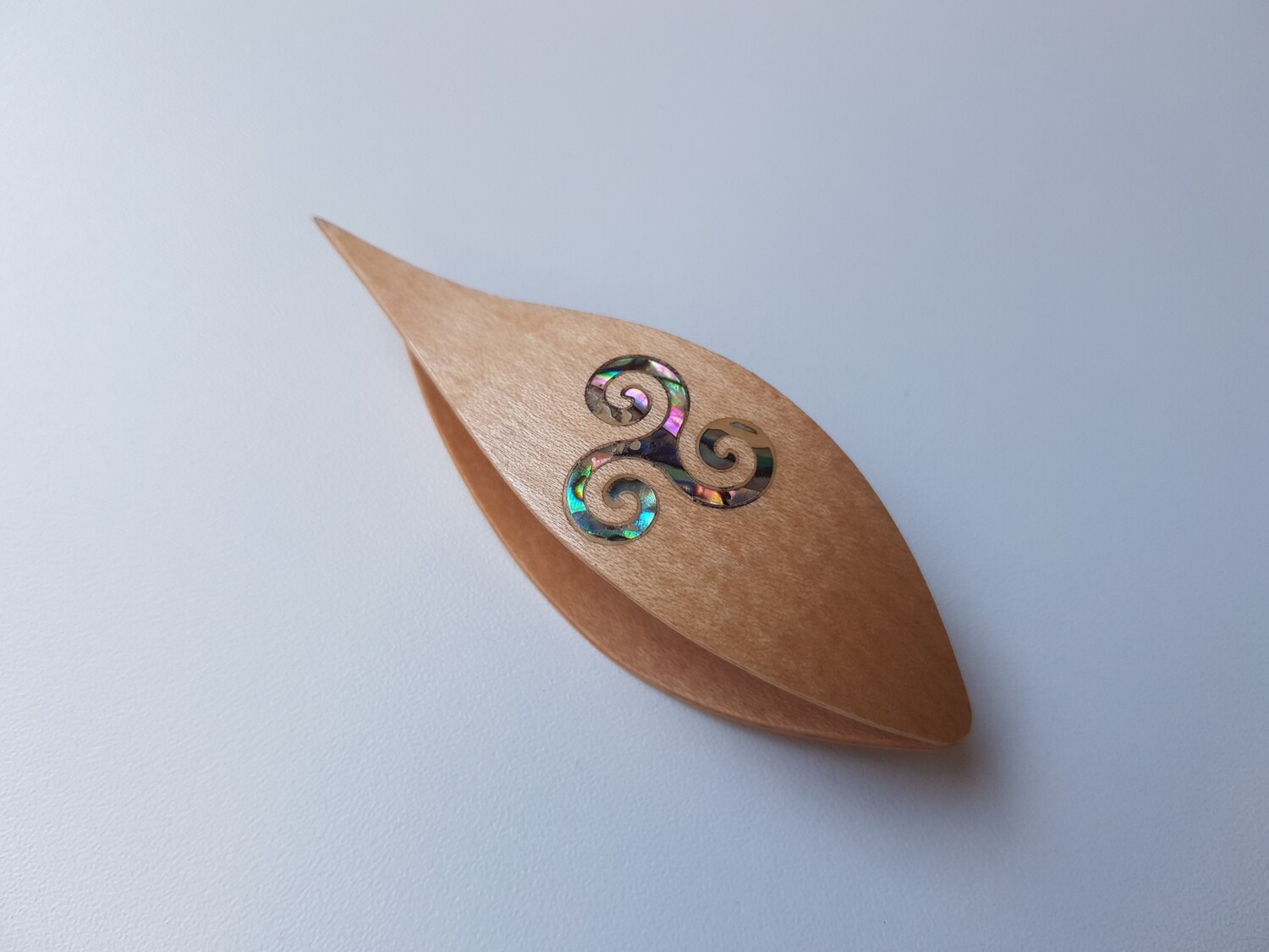 Tatting Shuttle With Pick​ Maple Mother-of-Pearl Curve Inlay​
