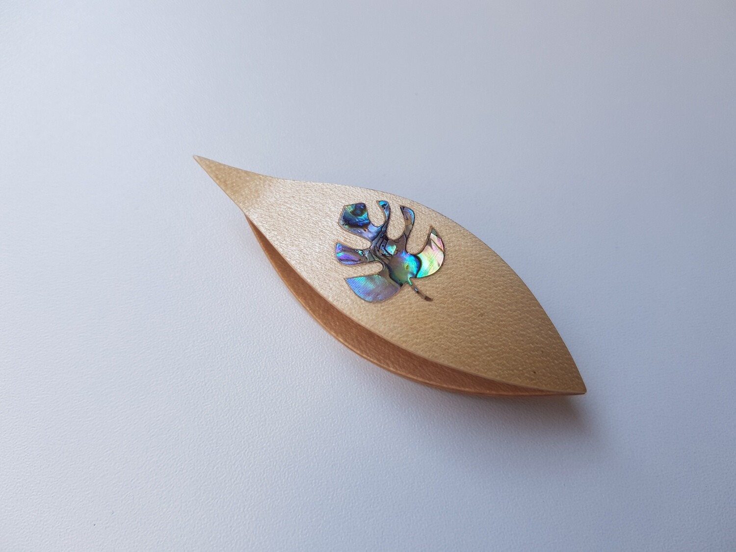 Tatting Shuttle With Pick​ Maple Mother-of-Pearl Monstera Inlay​