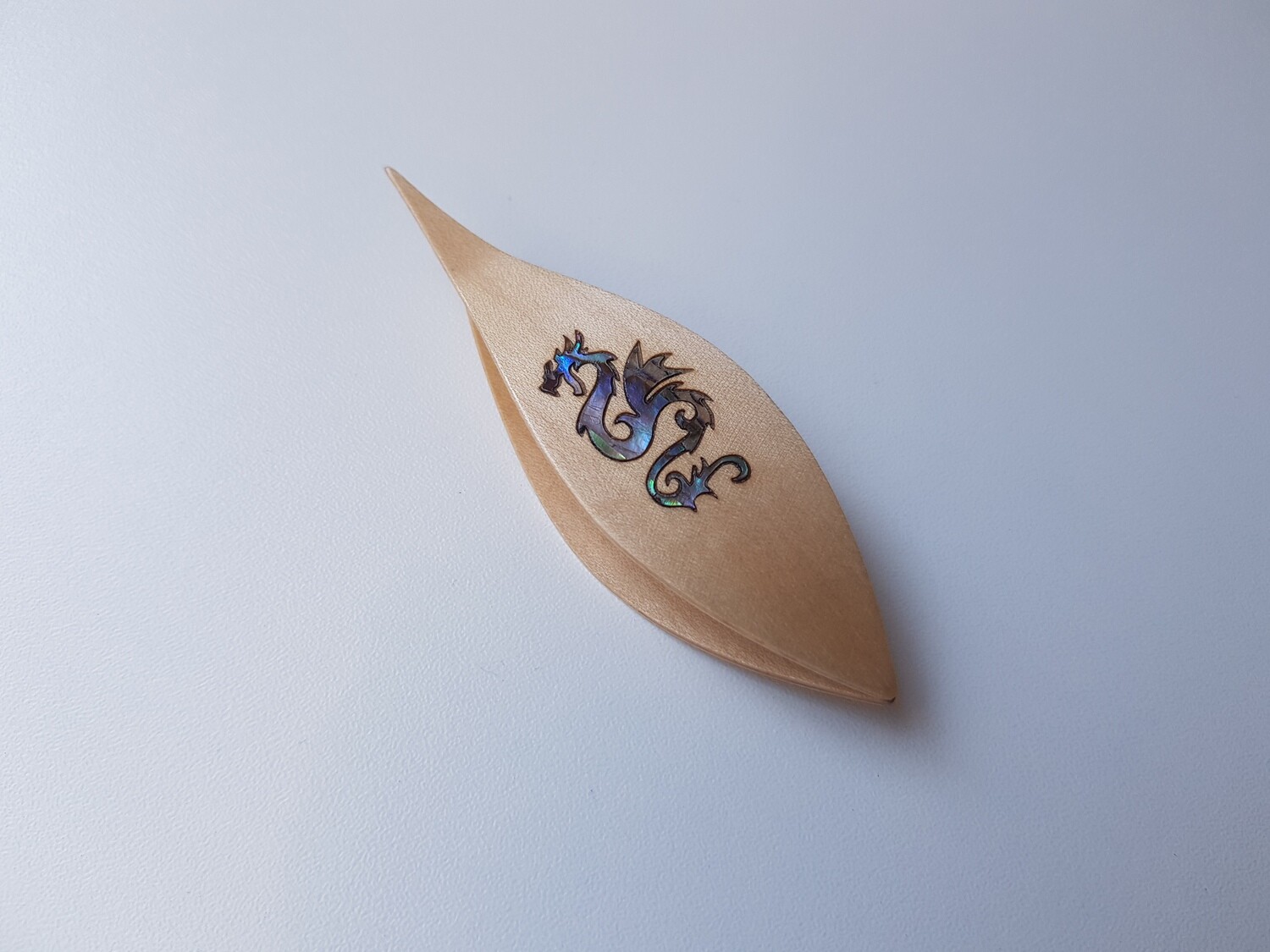 Tatting Shuttle With Pick​ Maple Mother-of-Pearl Dragon Inlay​