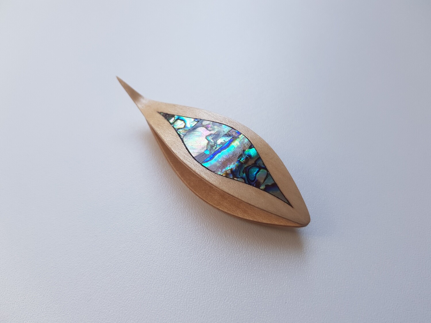 Tatting Shuttle With Pick​ Maple Blue Mother-of-Pearl Inlay​