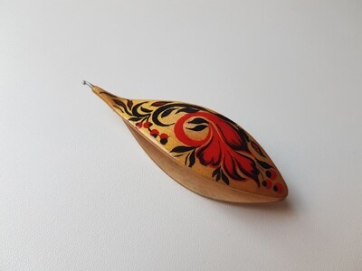 Tatting Shuttle With Hook Maple Painted​