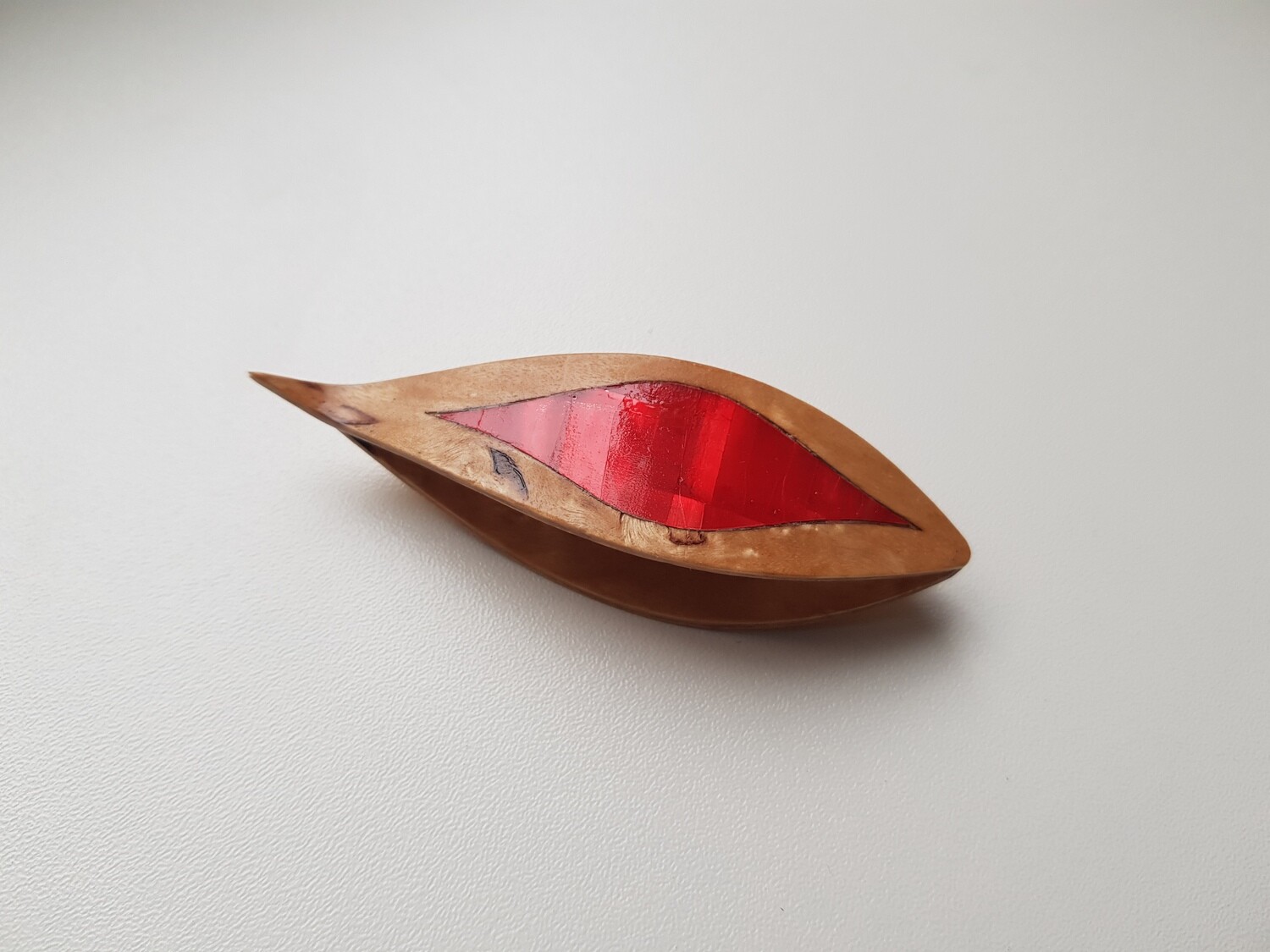 Tatting Shuttle With Pick​ Birch Burl Red Mother-of-Pearl Inlay​