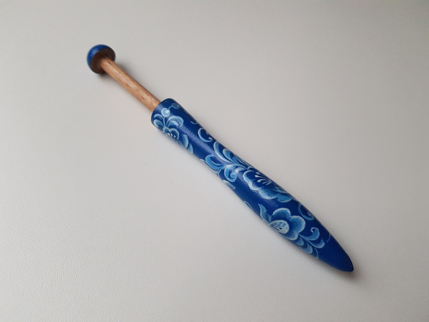 Ergonomical Wooden Lacemaking Bobbin Made in Beech Hand Painted Gzhel on Blue
