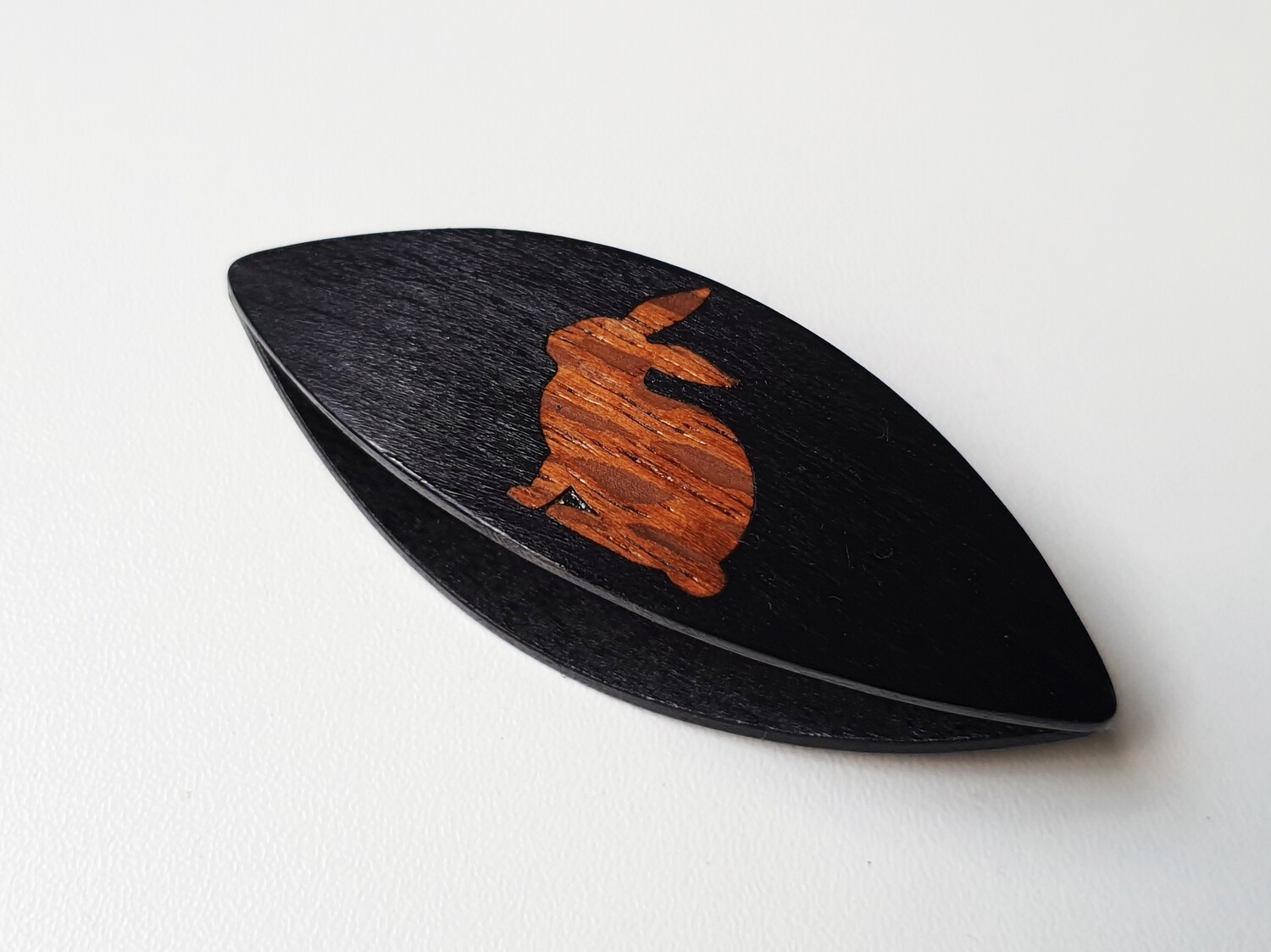 Tatting Shuttle Black Wood With Lacewood Inlay Rabbit
