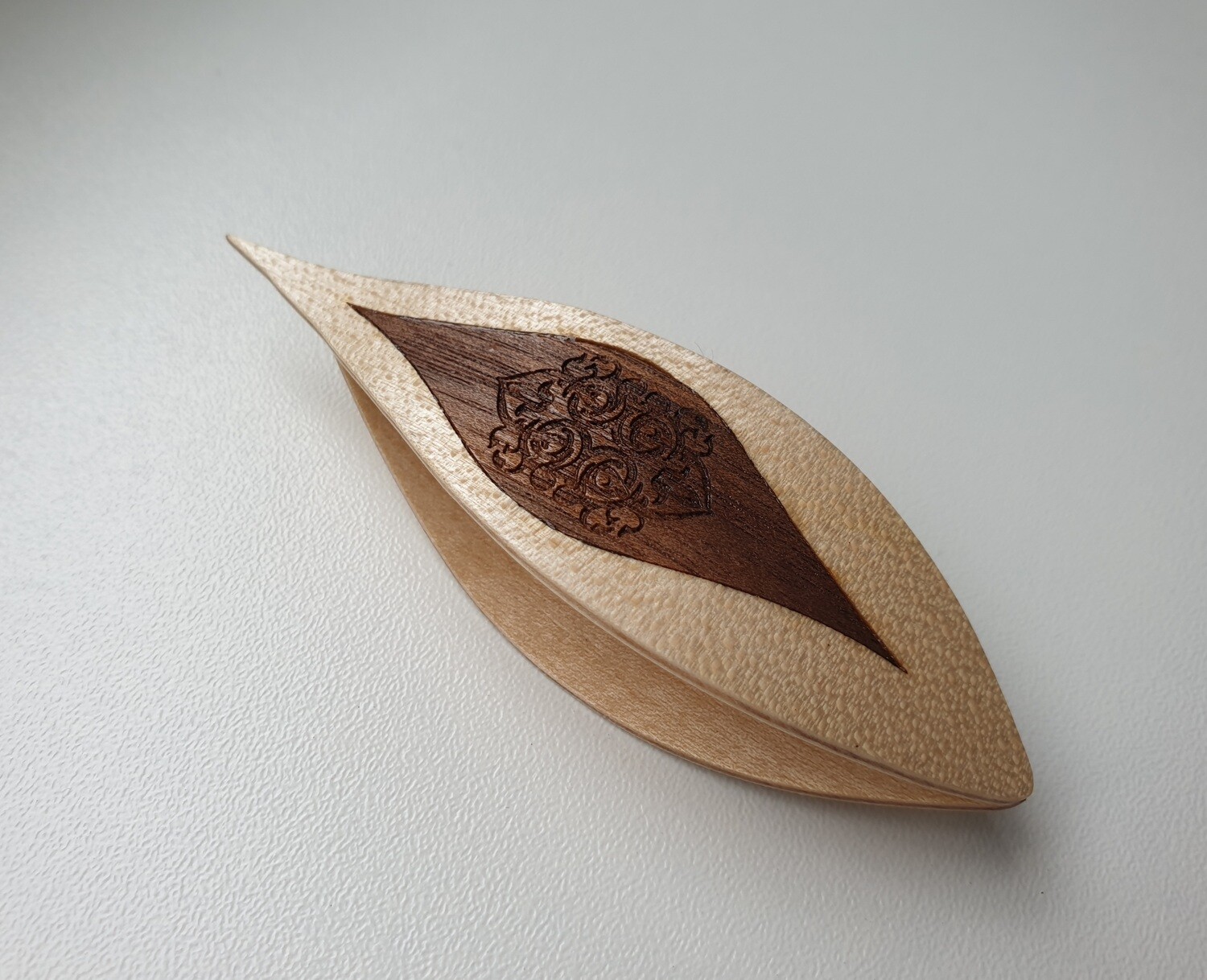 Tatting Shuttle With Pick Maple Walnut Inlay Engraving #3